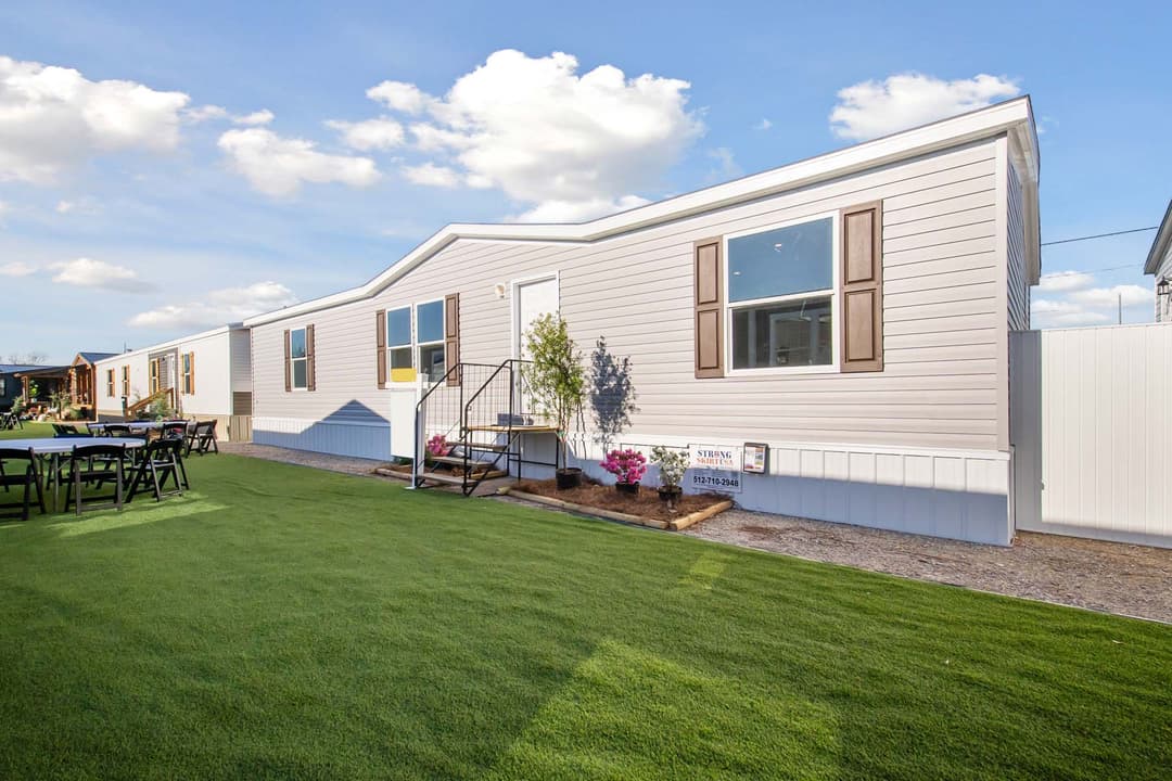 Apex elevation and exterior home features