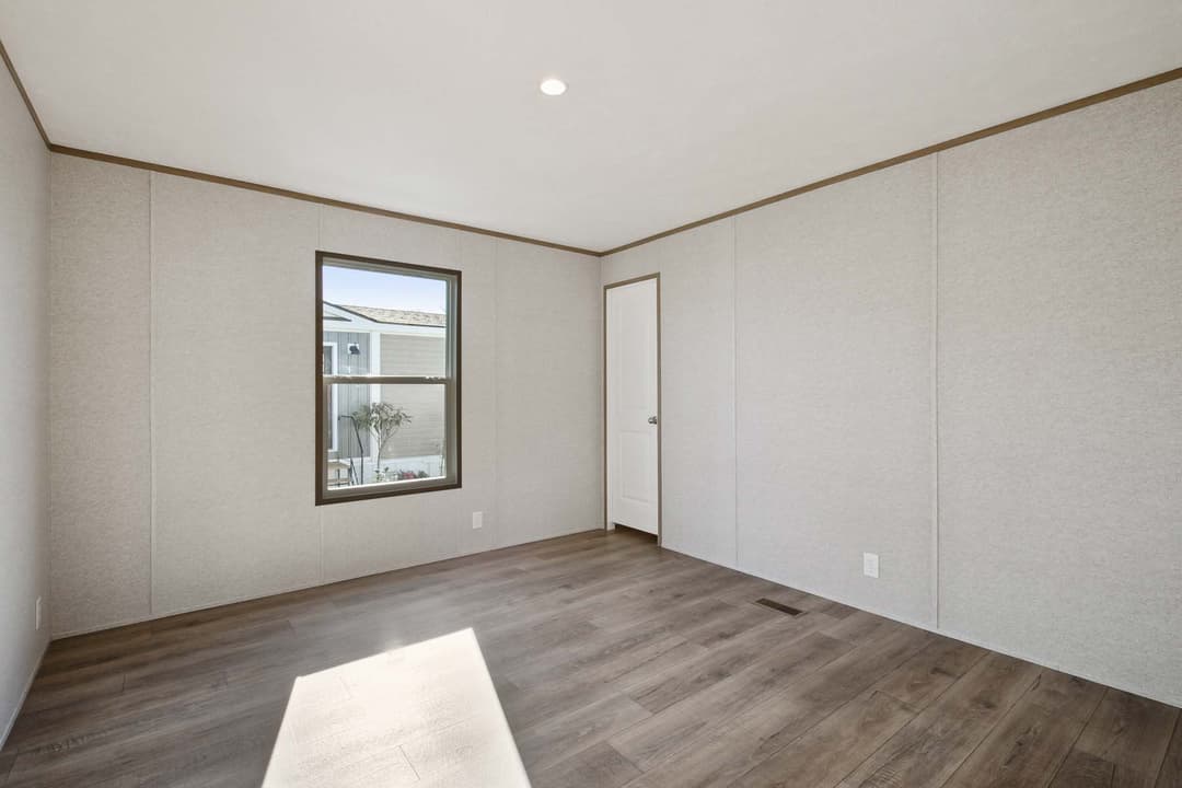Apex bedroom home features