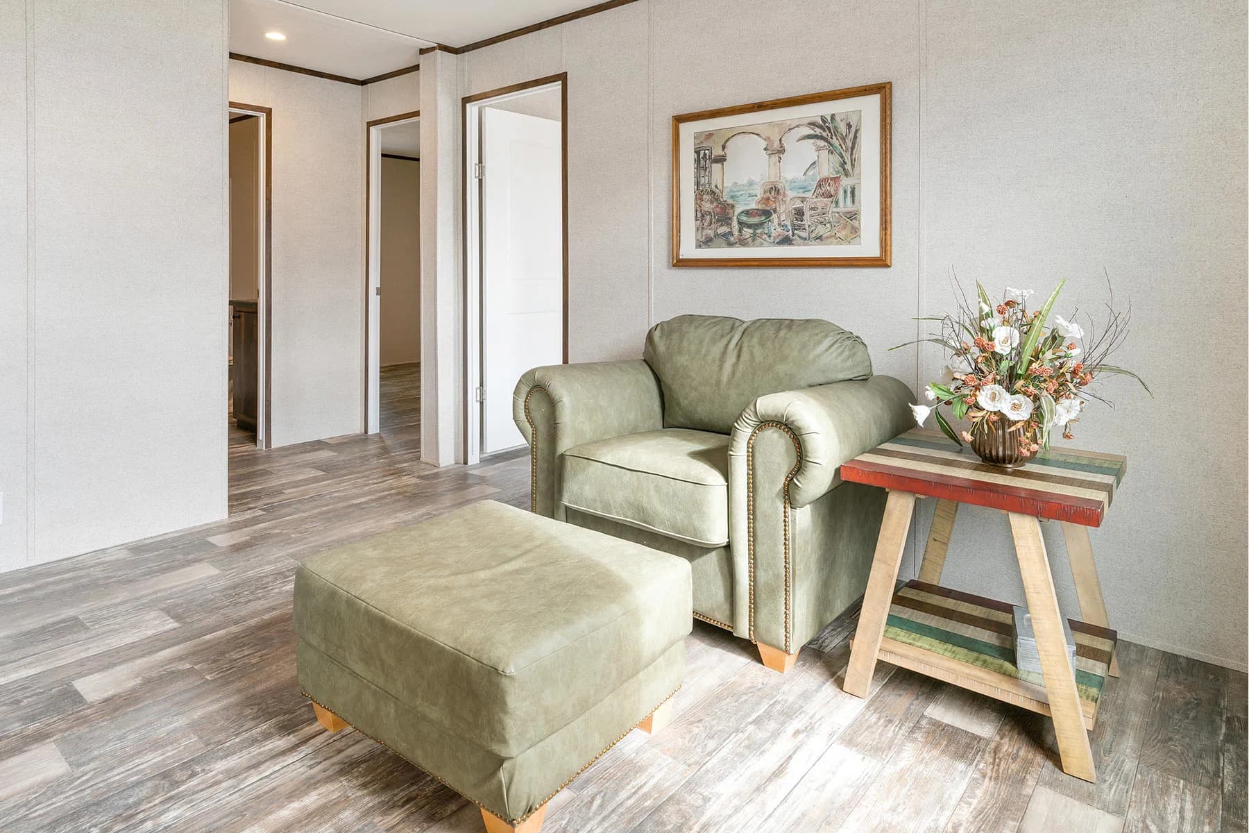 Crown interior home features
