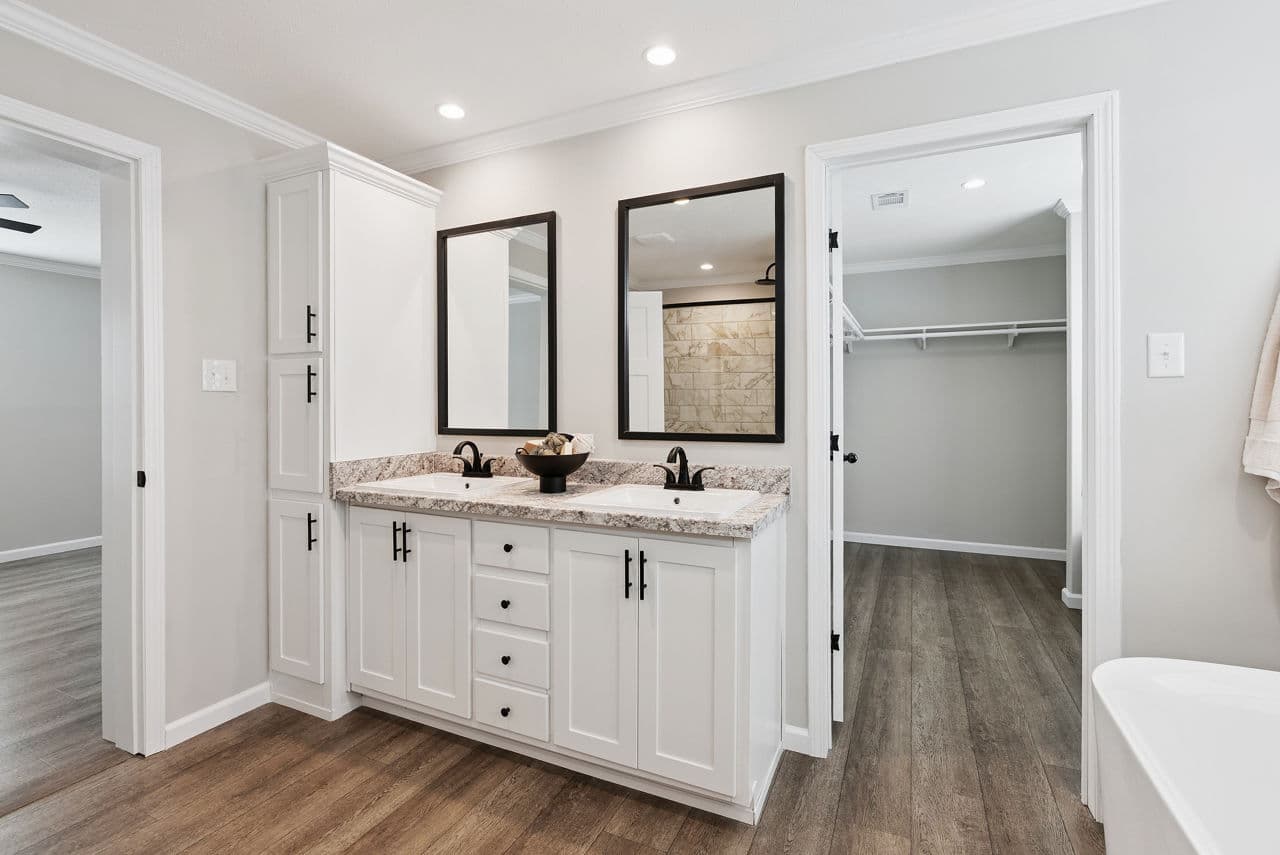 Blue sky  home features