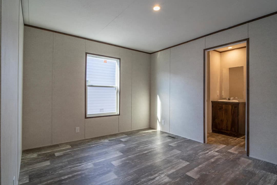Crest bedroom home features