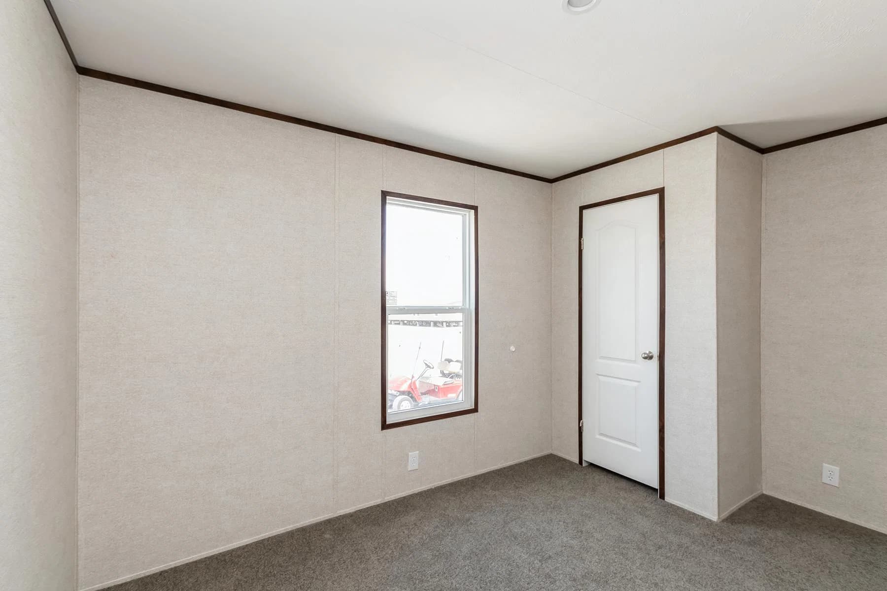 Summit bedroom home features