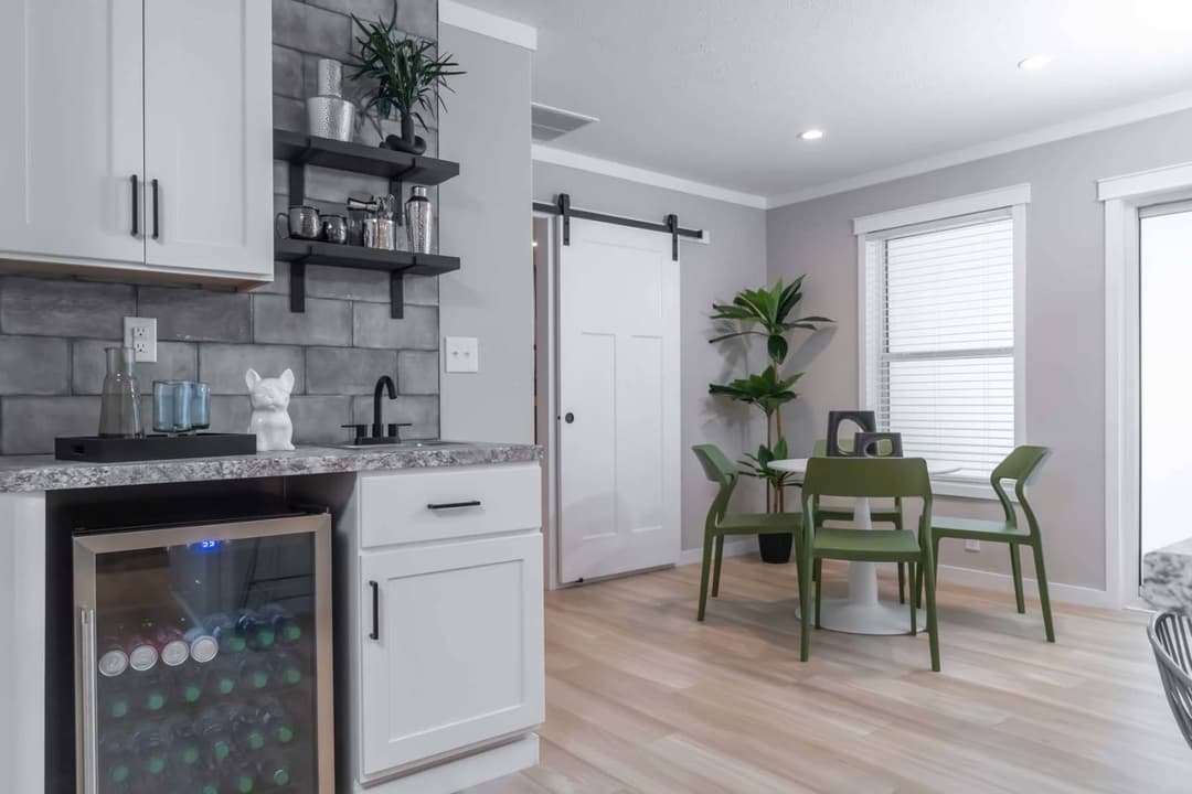 Kritzer kitchen home features