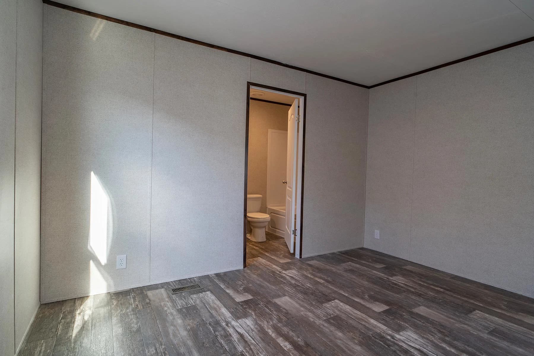 Crest bedroom home features