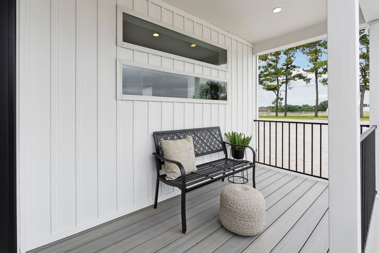 Driftwood  home features