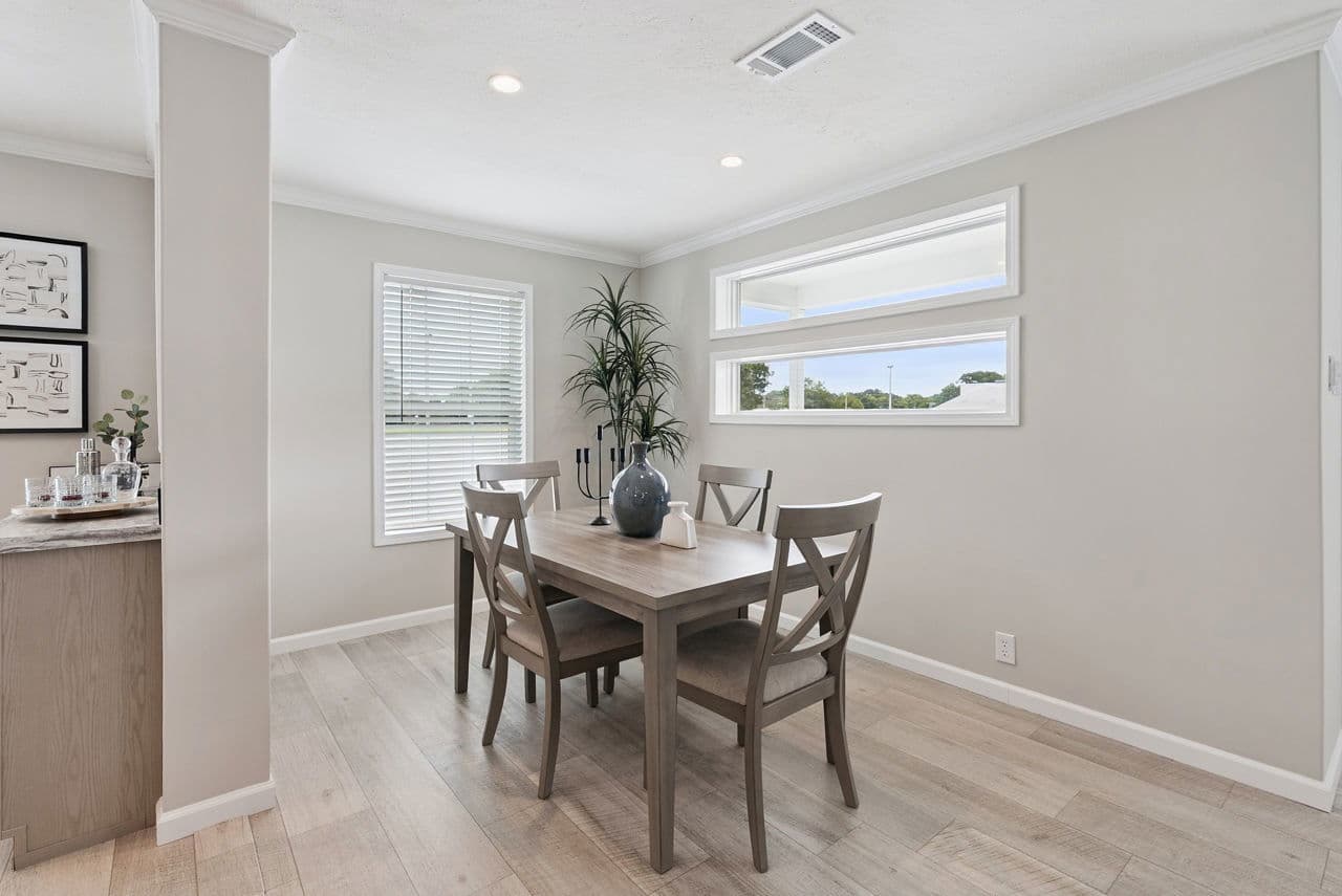 Driftwood  home features