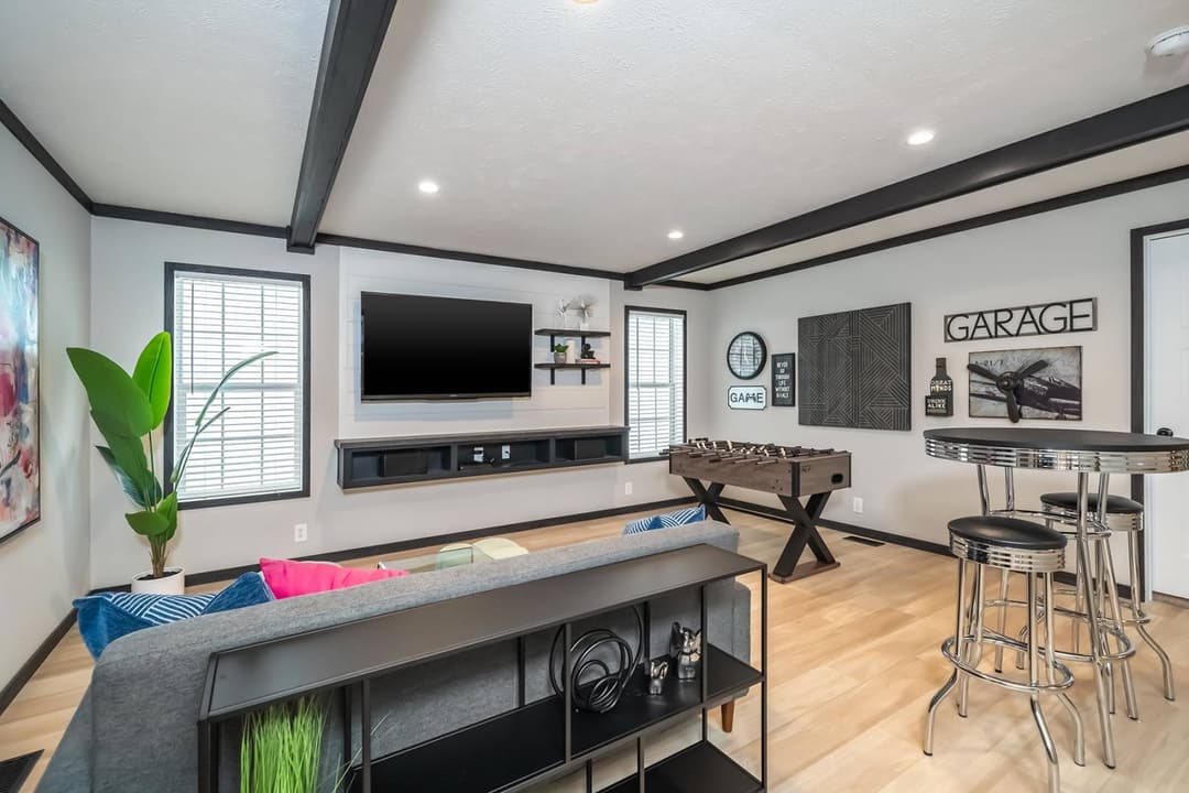 Cascade interior home features