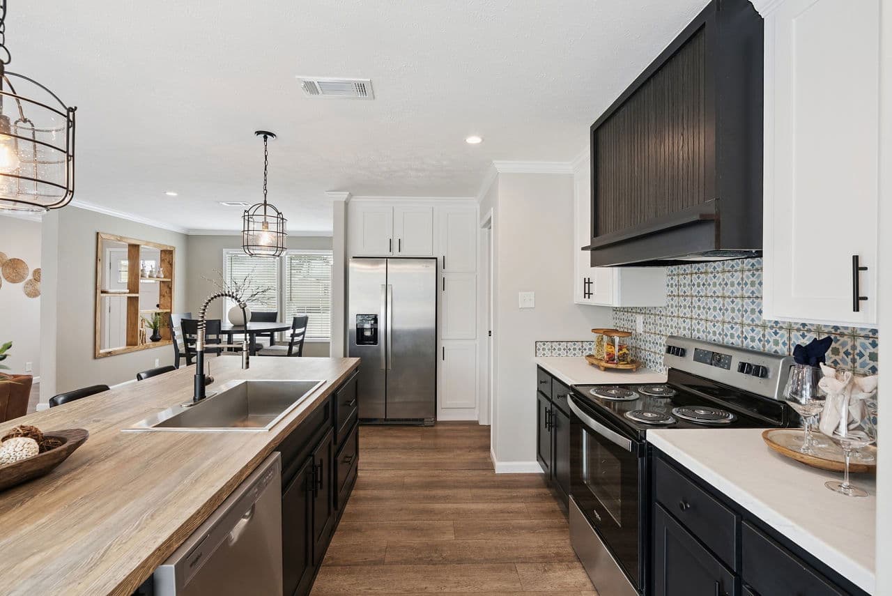 Blue sky  home features