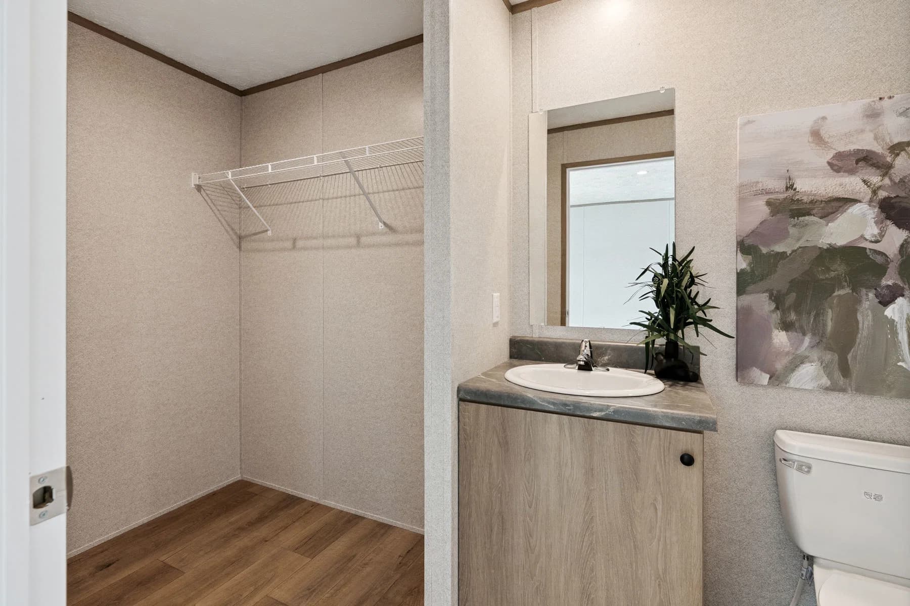 Belmont bathroom home features