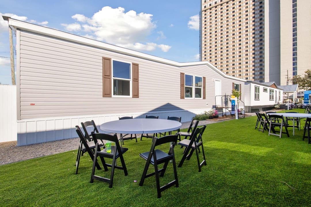 Apex elevation and exterior home features