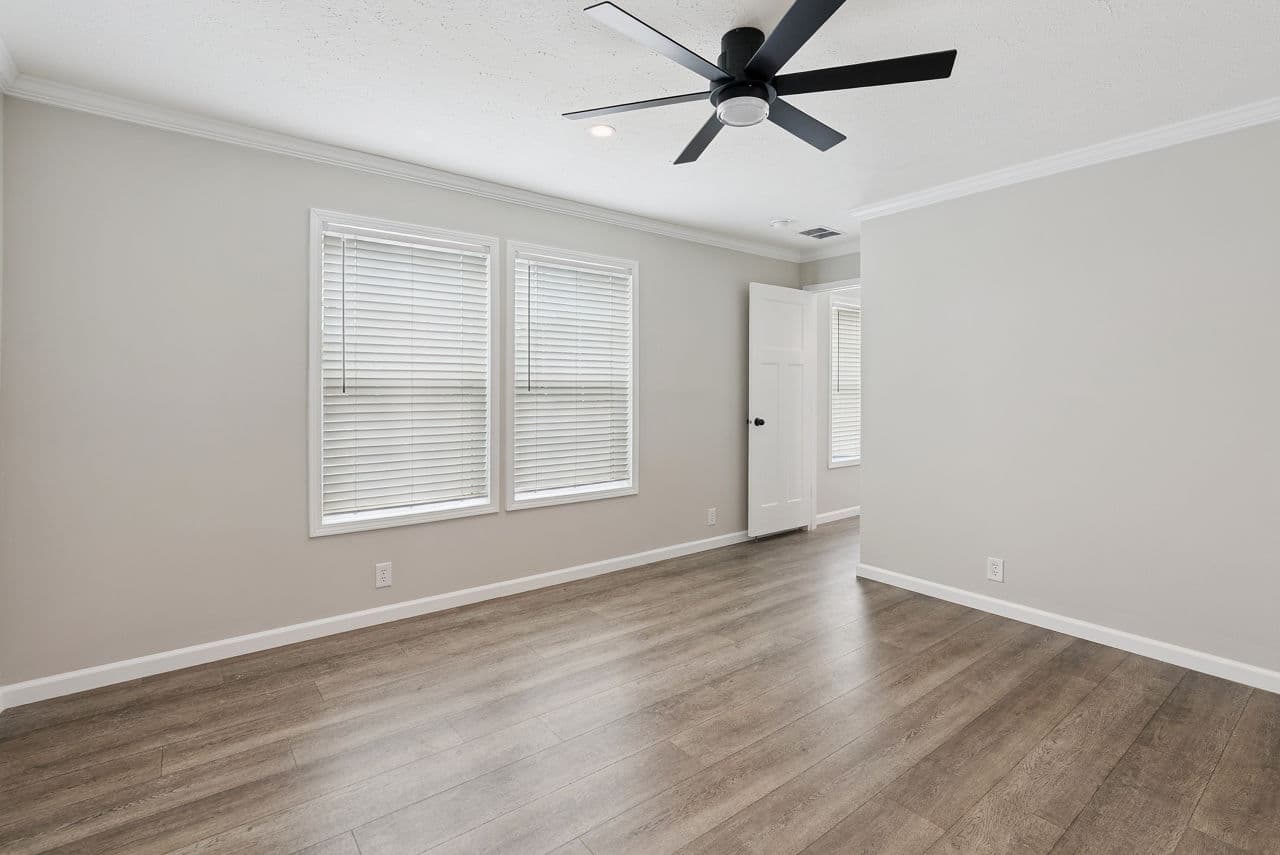 Blue sky  home features