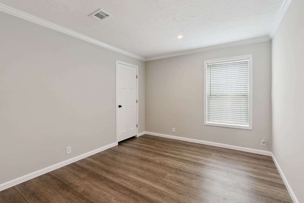 Blue sky  home features