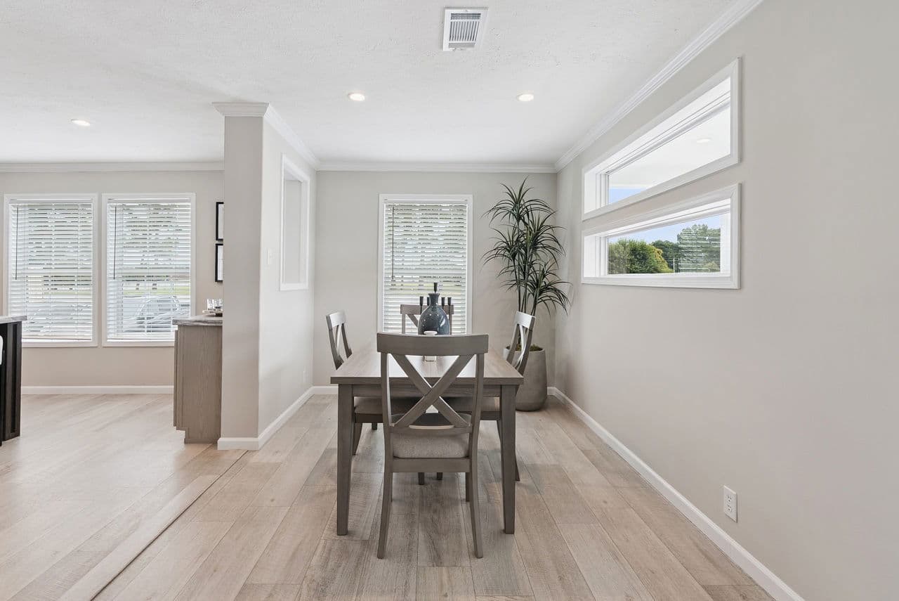 Driftwood  home features