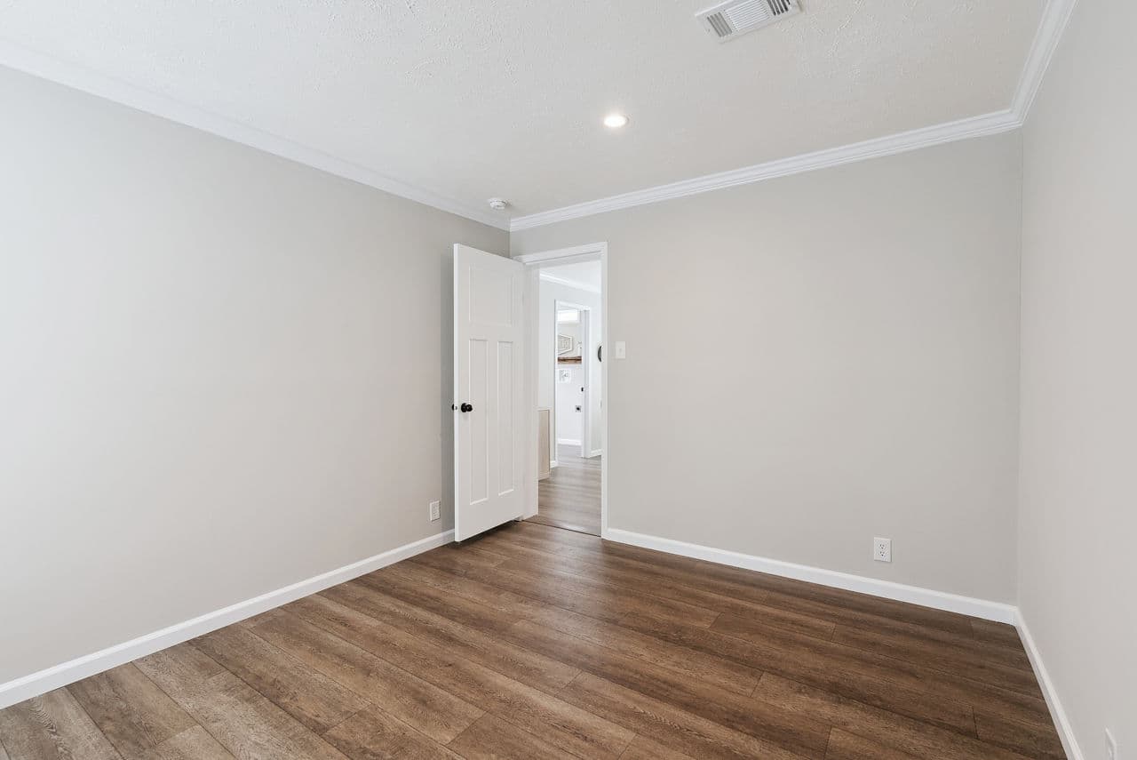 Blue sky  home features