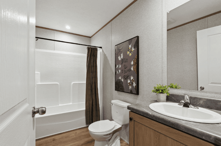 Mammoth bathroom home features