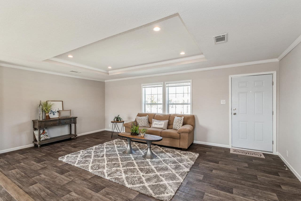 Pursuit interior home features