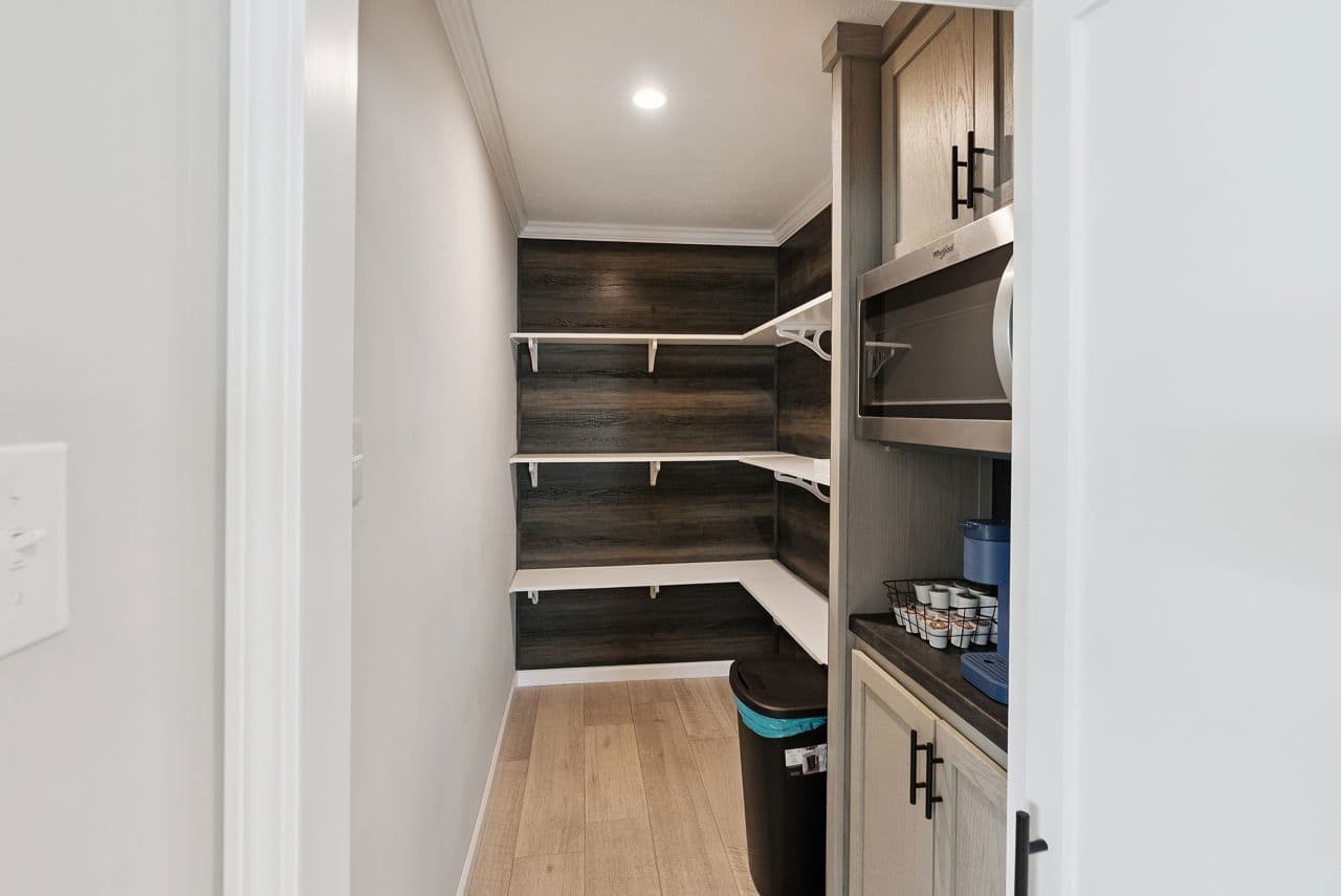 Driftwood  home features