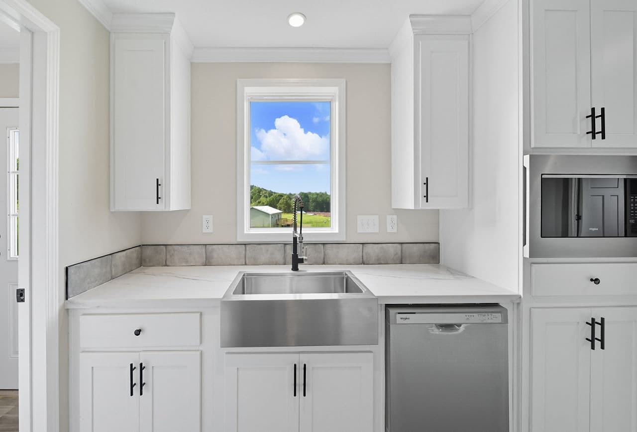 Valencia kitchen home features