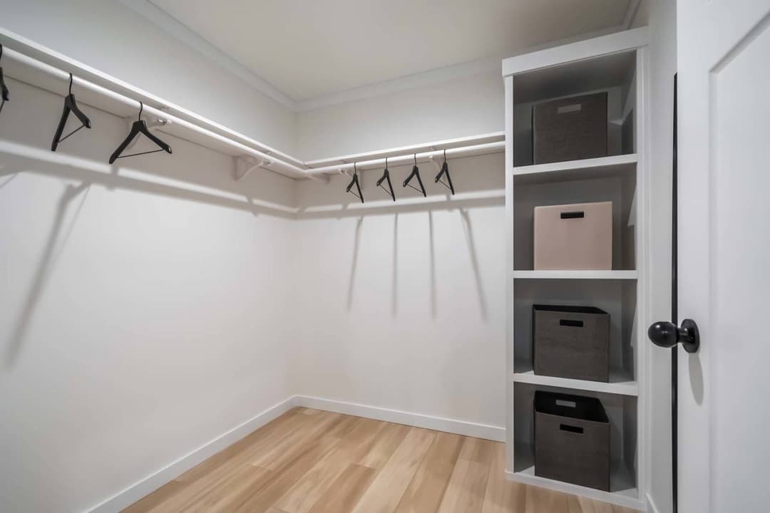 Kritzer interior home features