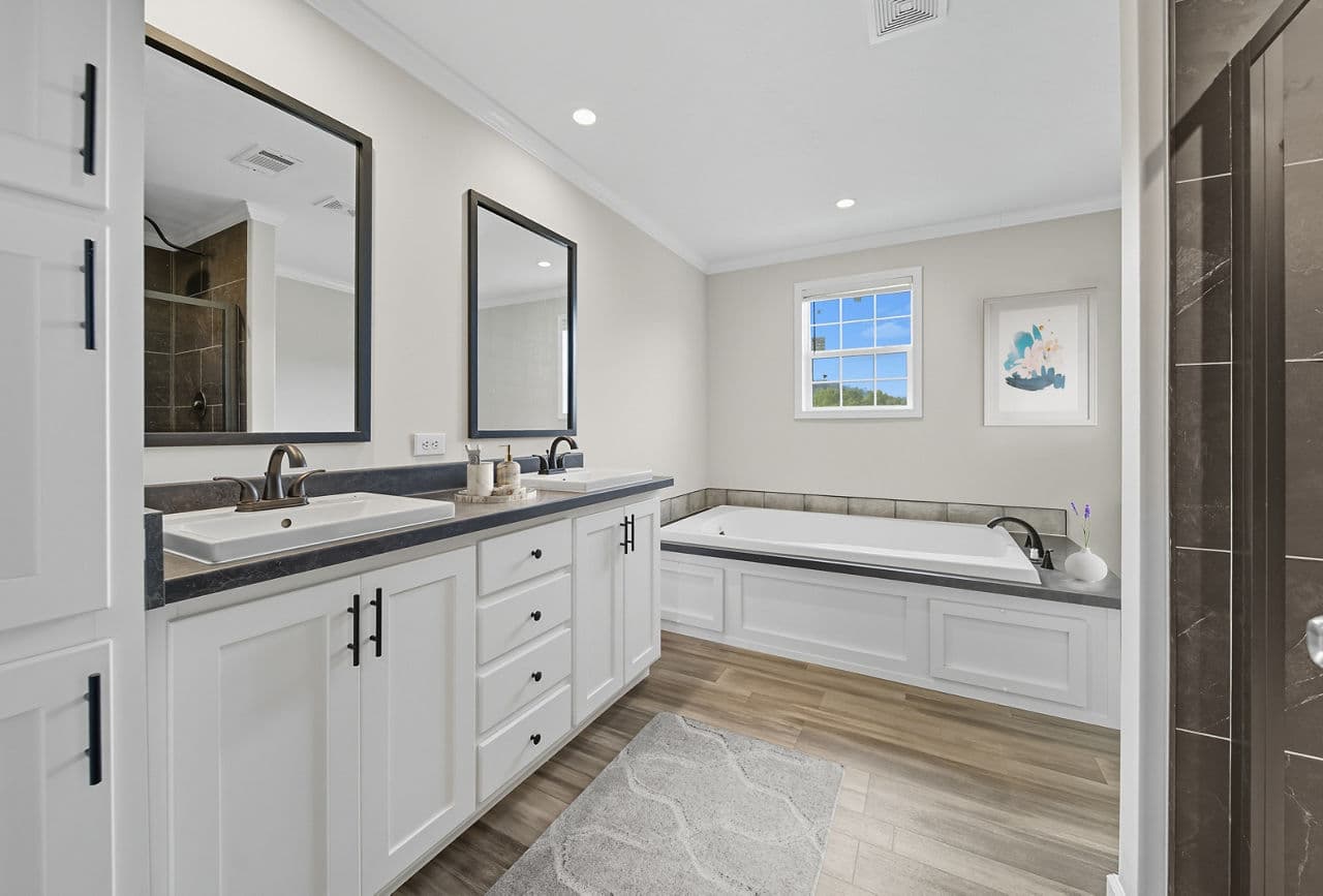 Valencia bathroom home features