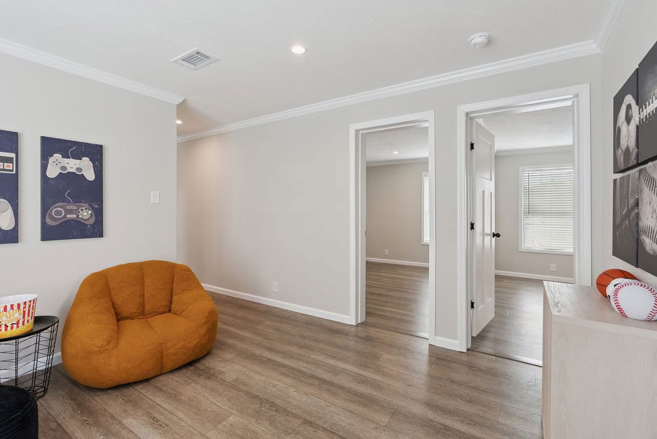 Blue sky  home features