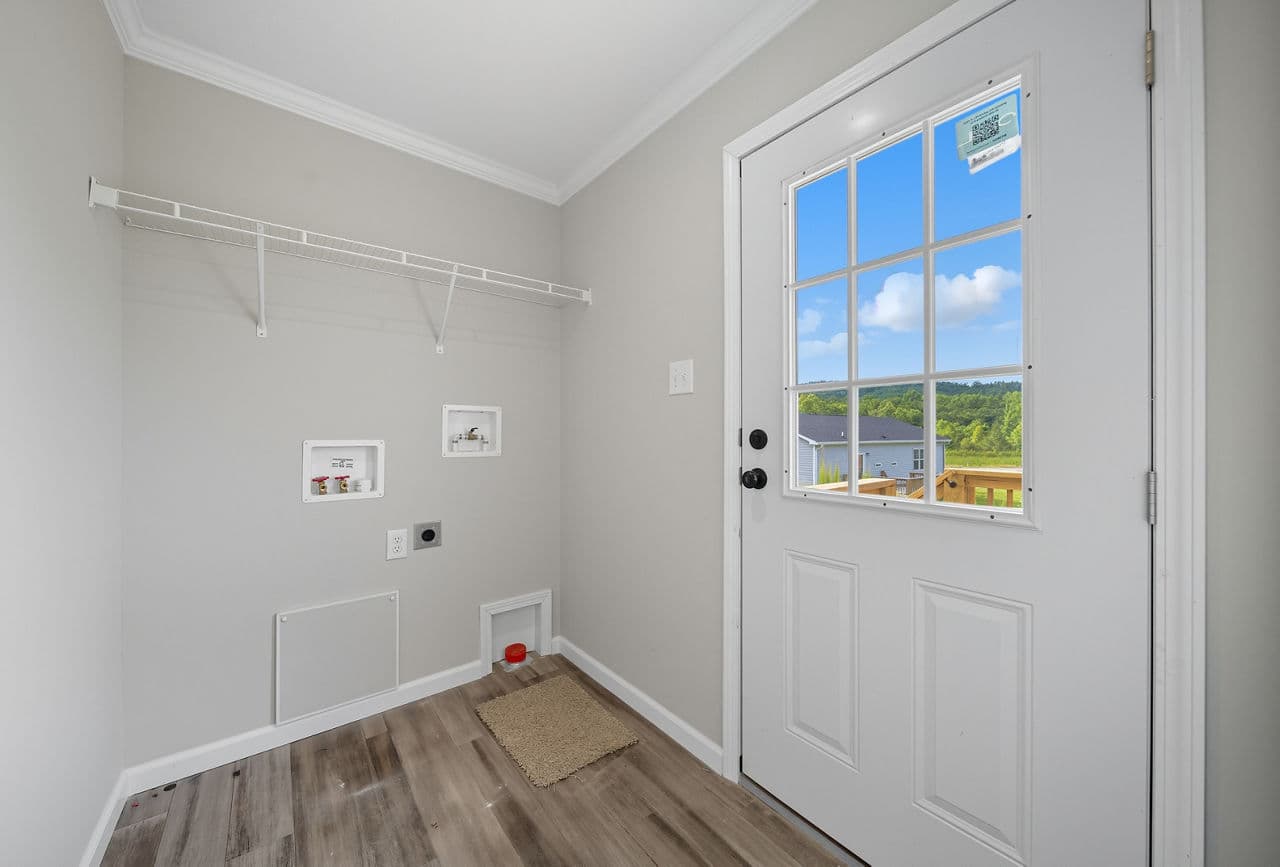 Valencia interior home features