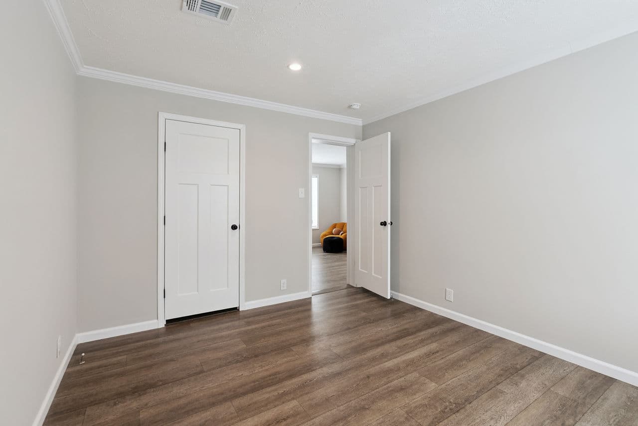 Blue sky  home features