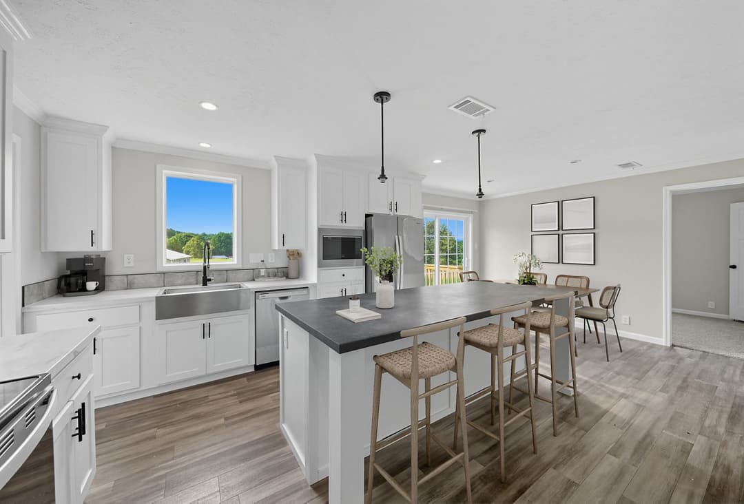 Valencia kitchen home features