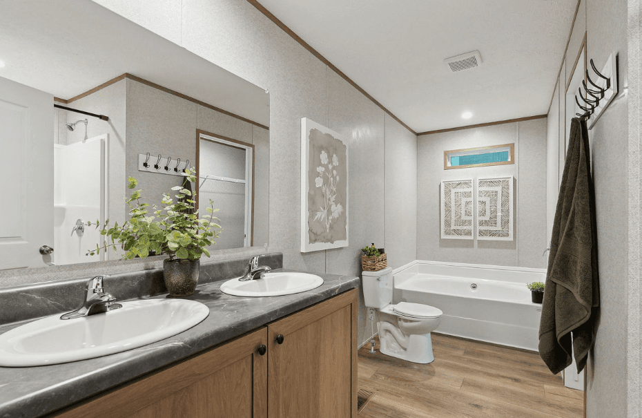 Mammoth bathroom home features